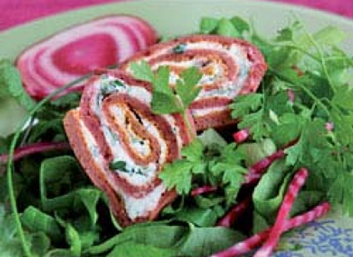 Roulé à La Betterave Fromage De Chèvre Et Noix www.femininbio.com