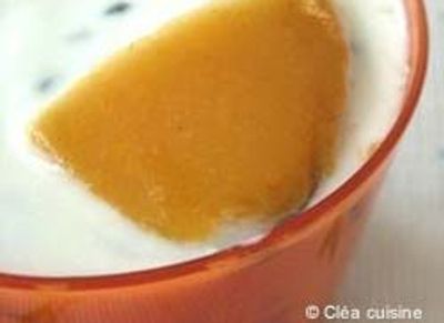 Melon fièvreusement gelé et coulis blanc au miel et sésame noir