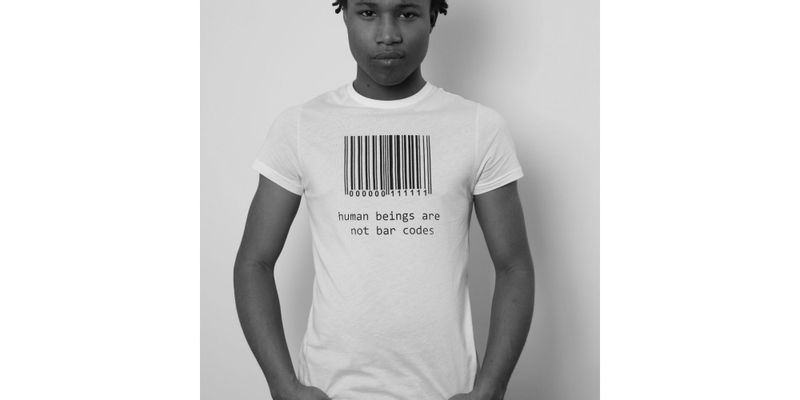 Le tee shirt human beings are not barcodes