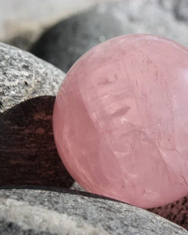Quelles sont les vertus du quartz rose ?