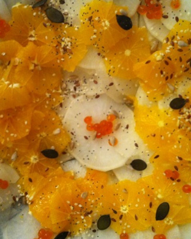 Salade orange, daikon et œufs de saumon