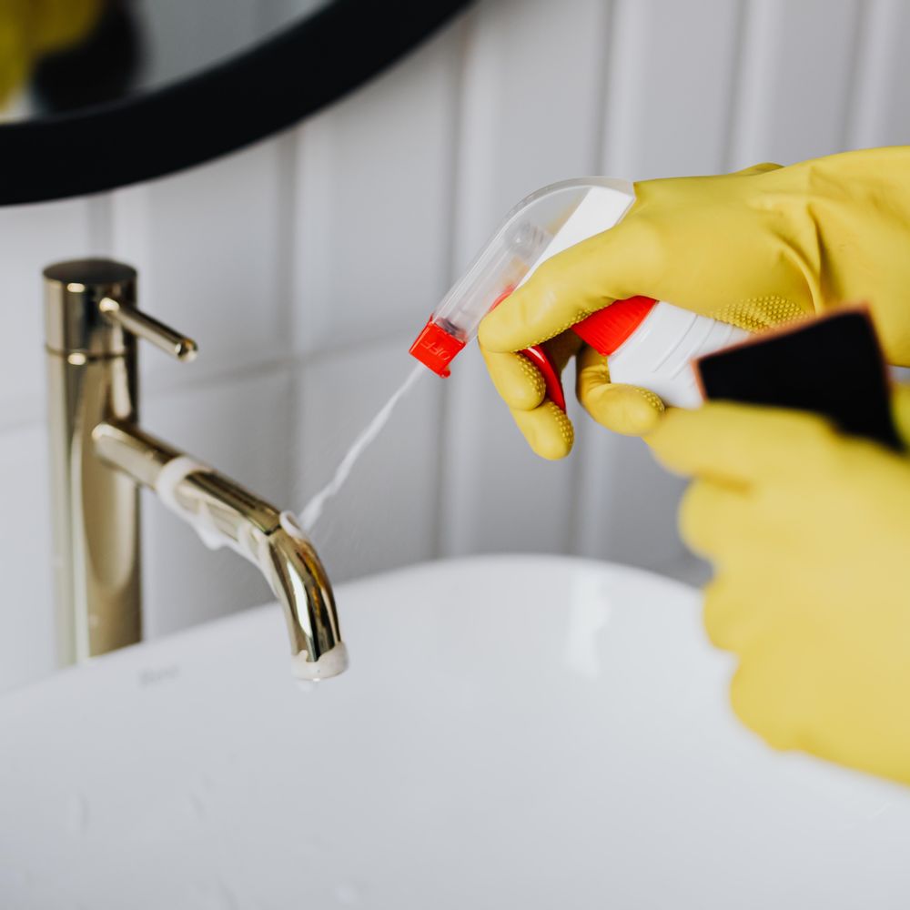 Bien nettoyer sa salle de bain en cinq étapes - Etamine du Lys