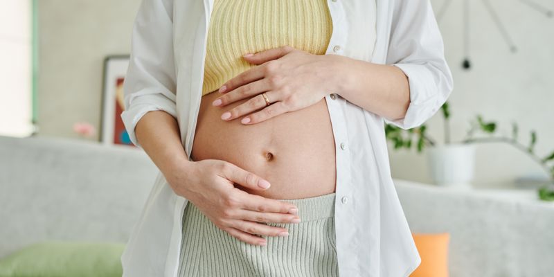 Huiles essentielles : comment les utiliser pendant la grossesse ?