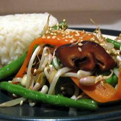 Légumes d'Orient et champignons Shiitaké